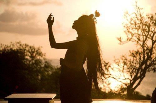 中秋节高情商朋友圈经典说说「配彩虹的说说句子爱情」 
